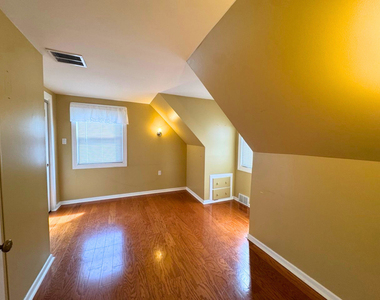 817 S Spring Road - Photo Thumbnail 9
