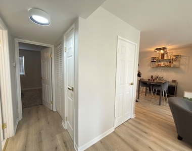 9416 Bay Colony Drive - Photo Thumbnail 8