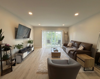 9416 Bay Colony Drive - Photo Thumbnail 6