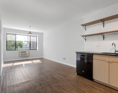 6134 N Kenmore Avenue - Photo Thumbnail 1