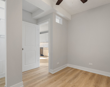 6026 N Winthrop Avenue - Photo Thumbnail 8