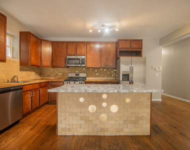 2328 W Washington Boulevard - Photo Thumbnail 6