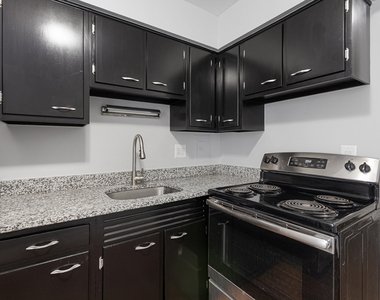 6029 N Winthrop Avenue - Photo Thumbnail 2