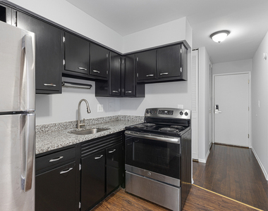 6029 N Winthrop Avenue - Photo Thumbnail 3