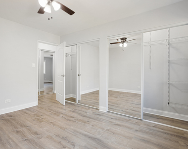 6029 N Winthrop Avenue - Photo Thumbnail 5