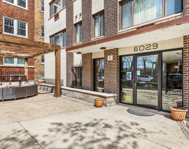 6029 N Winthrop Avenue - Photo Thumbnail 12