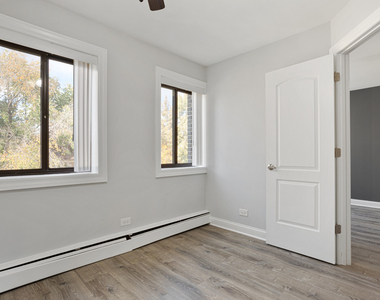 6029 N Winthrop Avenue - Photo Thumbnail 8
