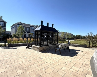553 Yosemite Way - Photo Thumbnail 20