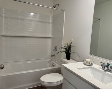 553 Yosemite Way - Photo Thumbnail 4