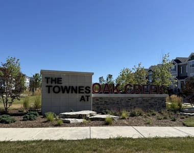 553 Yosemite Way - Photo Thumbnail 19