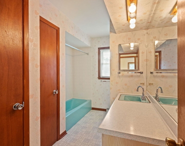 123 Ogden Avenue - Photo Thumbnail 30