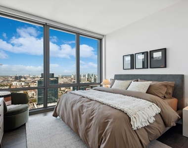 164 N Peoria Street - Photo Thumbnail 6