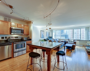 211 E Ohio Street - Photo Thumbnail 9