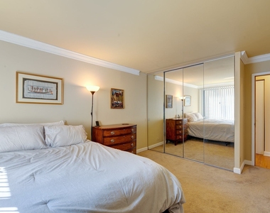 211 E Ohio Street - Photo Thumbnail 11