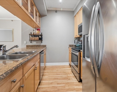 1335 S Prairie Avenue - Photo Thumbnail 4