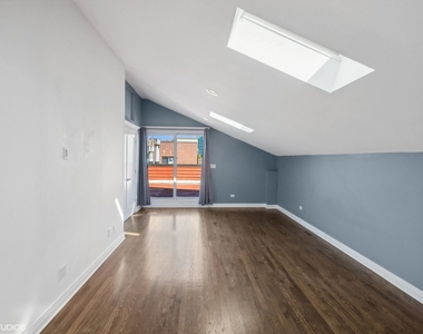 3755 N Wilton Avenue - Photo Thumbnail 13