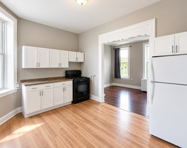 1854 S Ashland Avenue - Photo Thumbnail 2