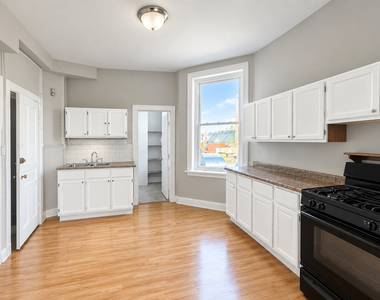 1854 S Ashland Avenue - Photo Thumbnail 1