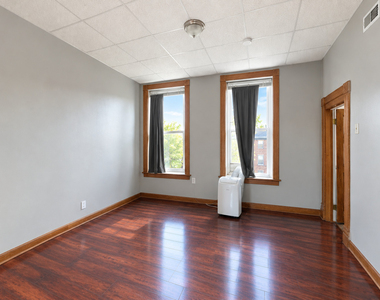 1854 S Ashland Avenue - Photo Thumbnail 4