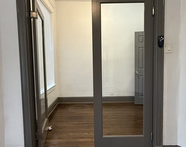 3044 W Jackson Boulevard - Photo Thumbnail 8