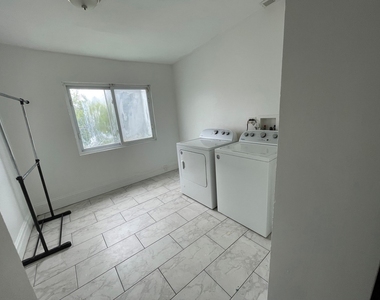 3044 W Jackson Boulevard - Photo Thumbnail 5