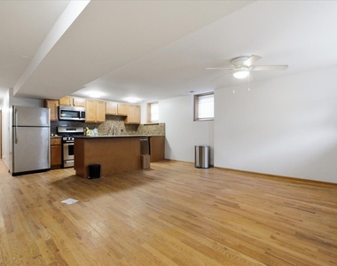 1535 W Leland Avenue - Photo Thumbnail 1