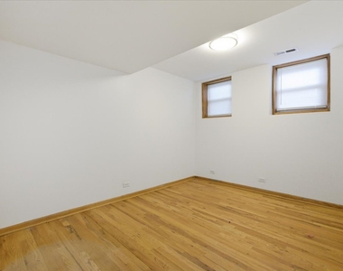 1535 W Leland Avenue - Photo Thumbnail 5