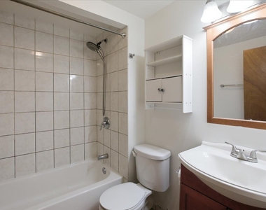 1535 W Leland Avenue - Photo Thumbnail 6