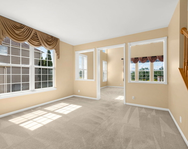920 Mcdole Drive - Photo Thumbnail 2
