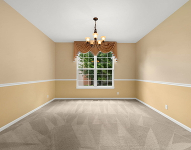 920 Mcdole Drive - Photo Thumbnail 5