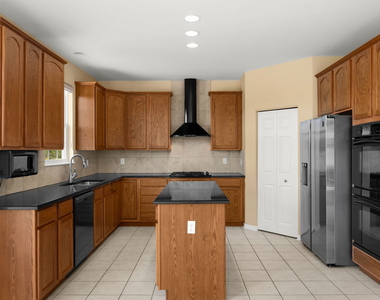 920 Mcdole Drive - Photo Thumbnail 10