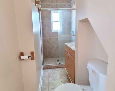 2024 N Wolcott Avenue - Photo Thumbnail 12