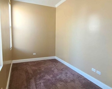 2024 N Wolcott Avenue - Photo Thumbnail 6