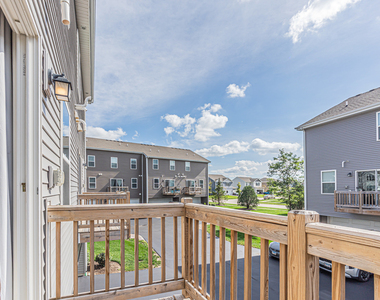 2241 Sassafras Way - Photo Thumbnail 9
