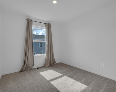 2241 Sassafras Way - Photo Thumbnail 15