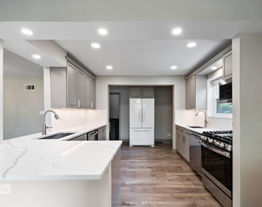 3001 W Chase Avenue - Photo Thumbnail 14
