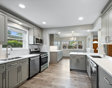 3001 W Chase Avenue - Photo Thumbnail 12