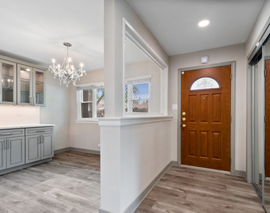 3001 W Chase Avenue - Photo Thumbnail 2