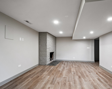 3001 W Chase Avenue - Photo Thumbnail 24