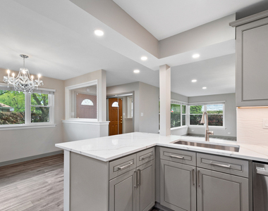 3001 W Chase Avenue - Photo Thumbnail 13