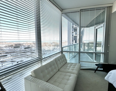 1201 S Prairie Avenue - Photo Thumbnail 11