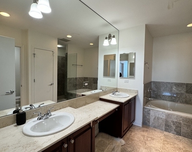 1201 S Prairie Avenue - Photo Thumbnail 12