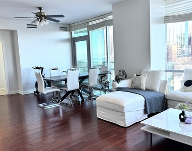 1201 S Prairie Avenue - Photo Thumbnail 5