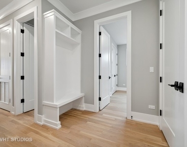 2614 W Chicago Avenue - Photo Thumbnail 14