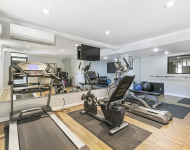 6012 N Kenmore Avenue - Photo Thumbnail 9