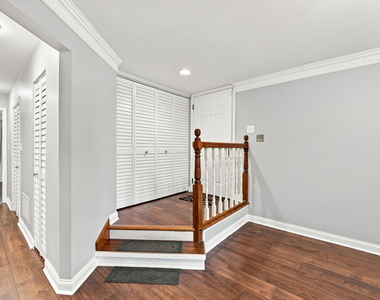 981 West Court - Photo Thumbnail 2
