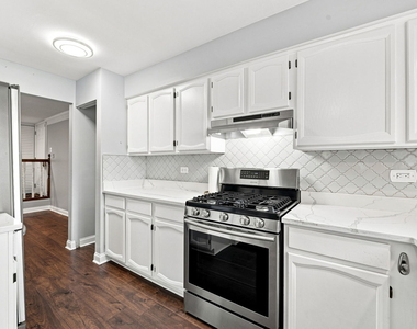 981 West Court - Photo Thumbnail 1