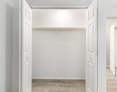 6001 N Kenmore Avenue - Photo Thumbnail 6