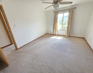 801 Brook Drive - Photo Thumbnail 3
