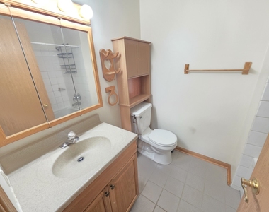 801 Brook Drive - Photo Thumbnail 10